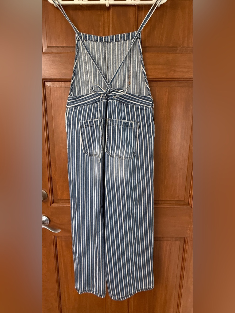 Kensie Jeans Drapey Denim 100% Cotton Cropped Tie Overalls in Medium- NWT - Picture 3 of 15